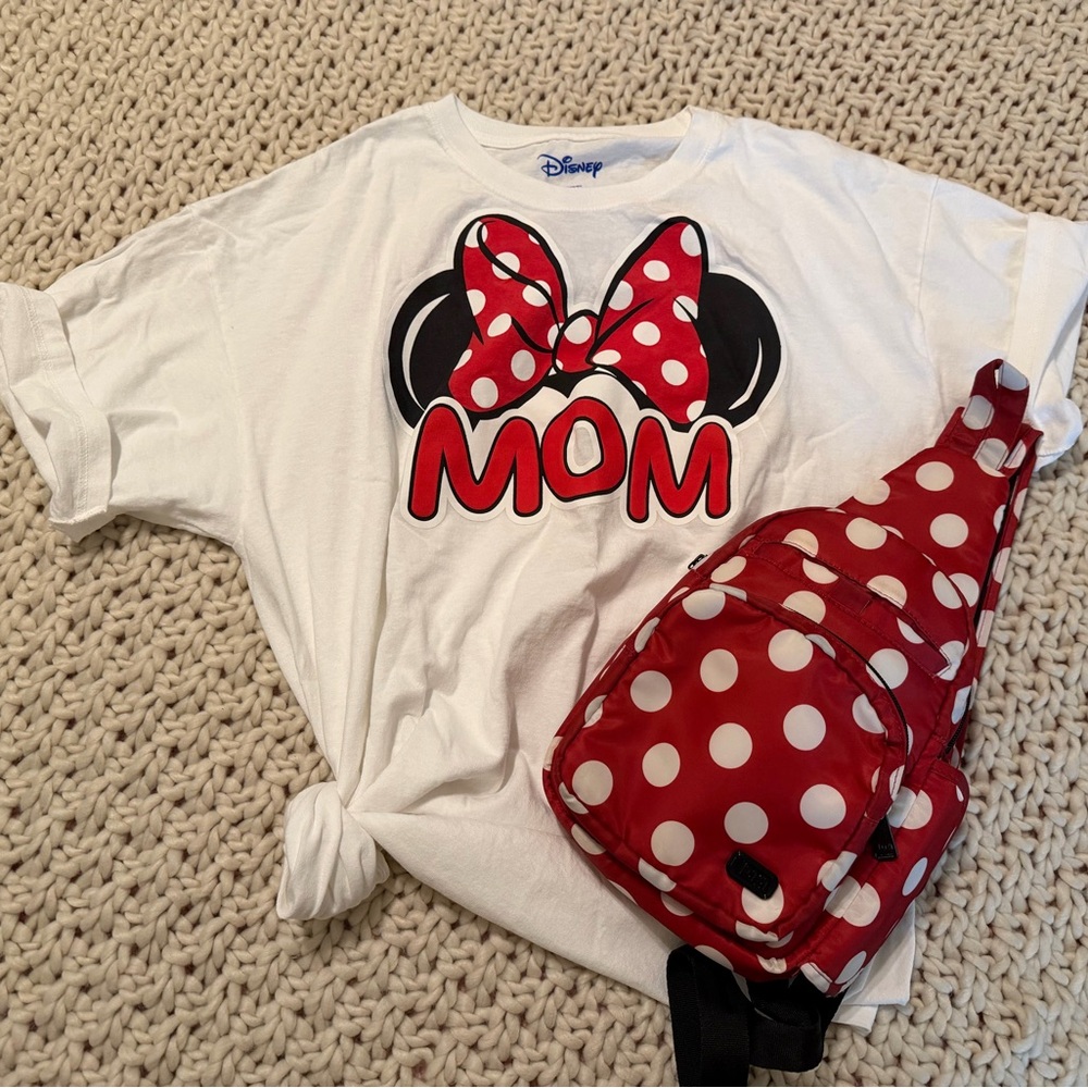 Set Of 2 Disney T-shirt And Lug Archer Sling Shoulder Crossbody Polka Dots Bag - Picture 4 of 10